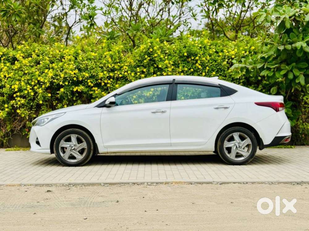 Hyundai Verna 1.5 Sx Ivt, 2022, Petrol