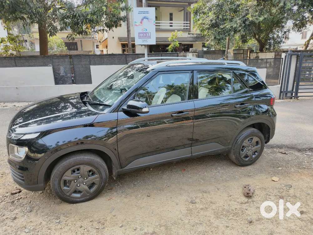 Hyundai Venue 2023 Diesel 20000 Km Driven