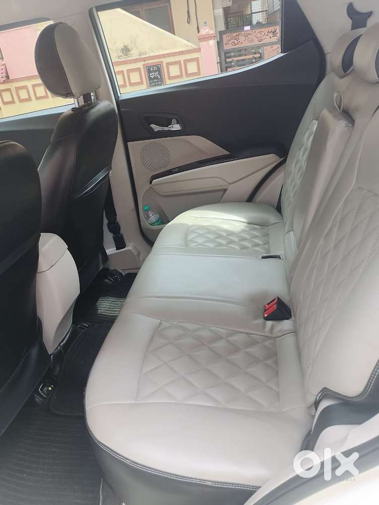 Mahindra Xuv300 W8, 2020, Petrol