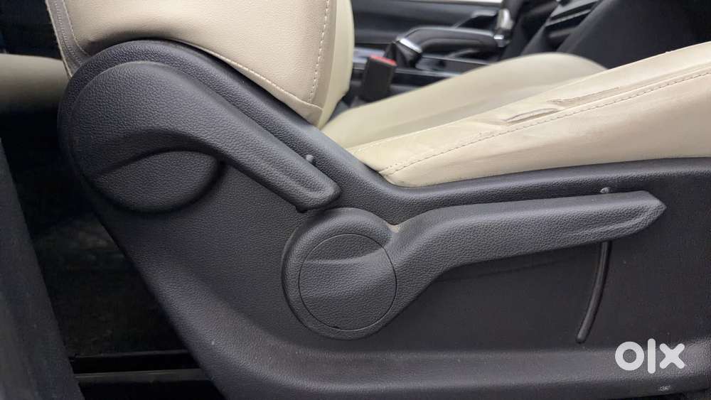 Mahindra Xuv700 2.2 Ax 5 Diesel At Str, 2022, Diesel