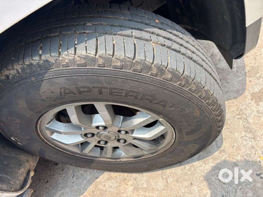 Mahindra Tuv 300 T10 Opt Dual Tone, 2019, Diesel
