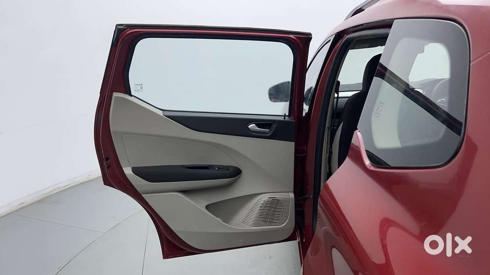 Renault Triber Rxz Easy-r Amt, 2020, Petrol