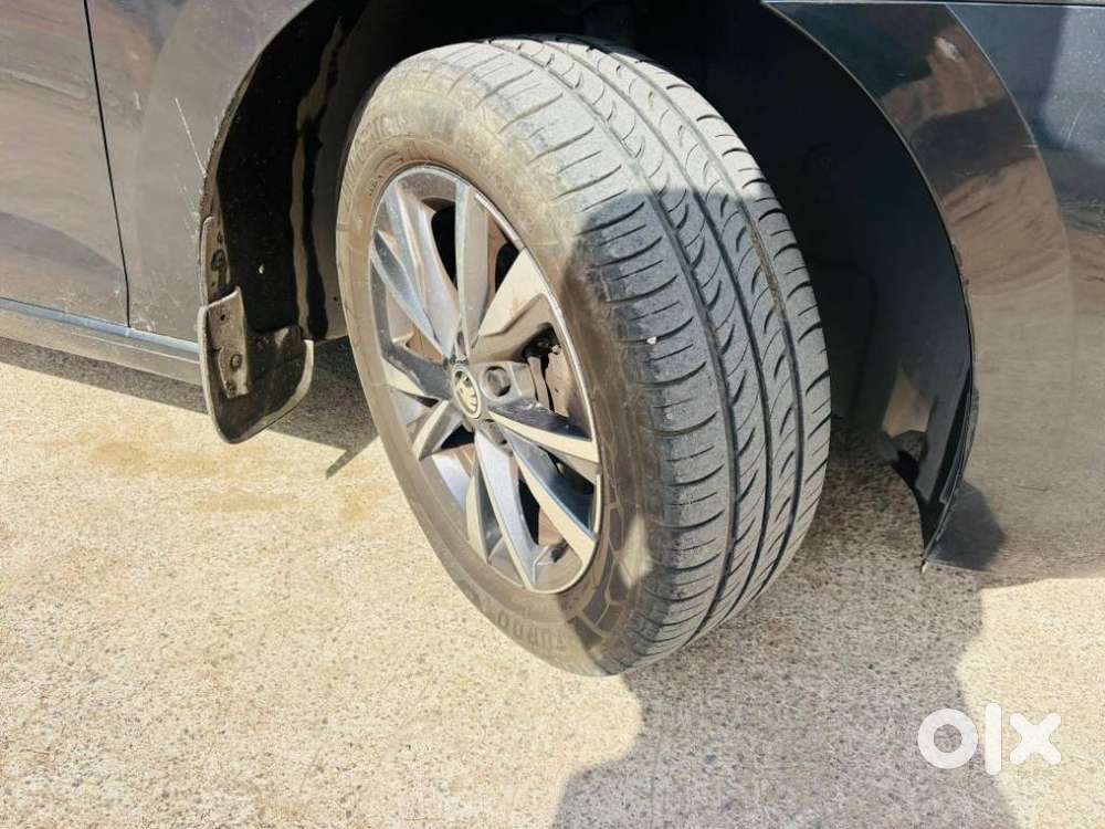 Skoda Slavia Style 1.0l Tsi At, 2022, Petrol