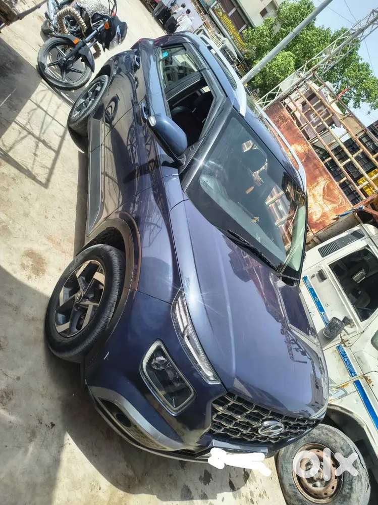 Gadi Showroom Condition Me H Jis Bhai Ko Leni Ho Vahi Massage Kare