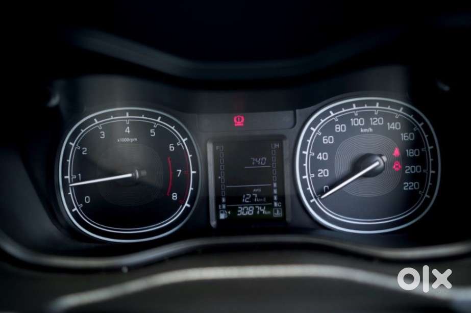 Maruti Suzuki Brezza, 2022, Petrol