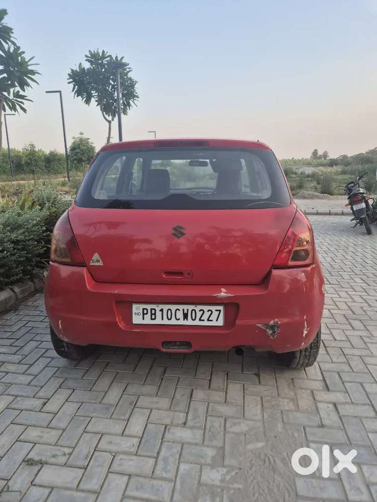 2010 Model Red Colour 5 Year Passing Front Window Power
