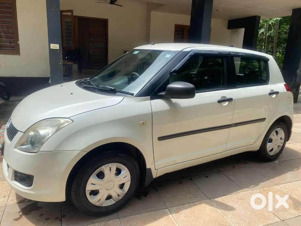 Maruti Suzuki Swift 2011 Petrol