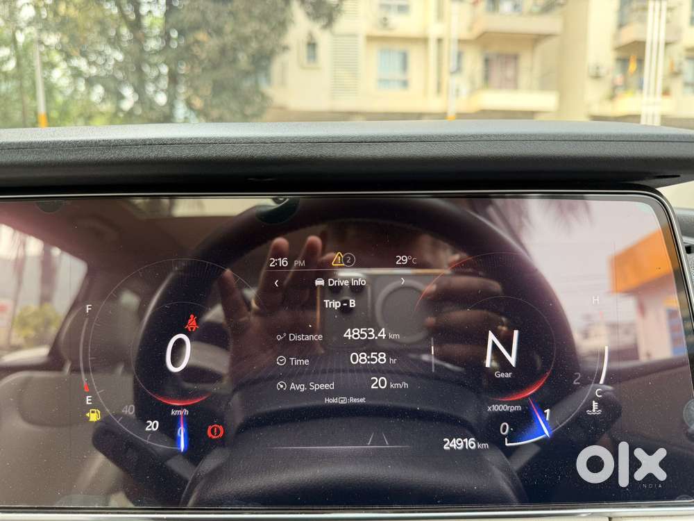 Mahindra Xuv700 2.0 Ax 7 Petrol Mt Str, 2022, Petrol