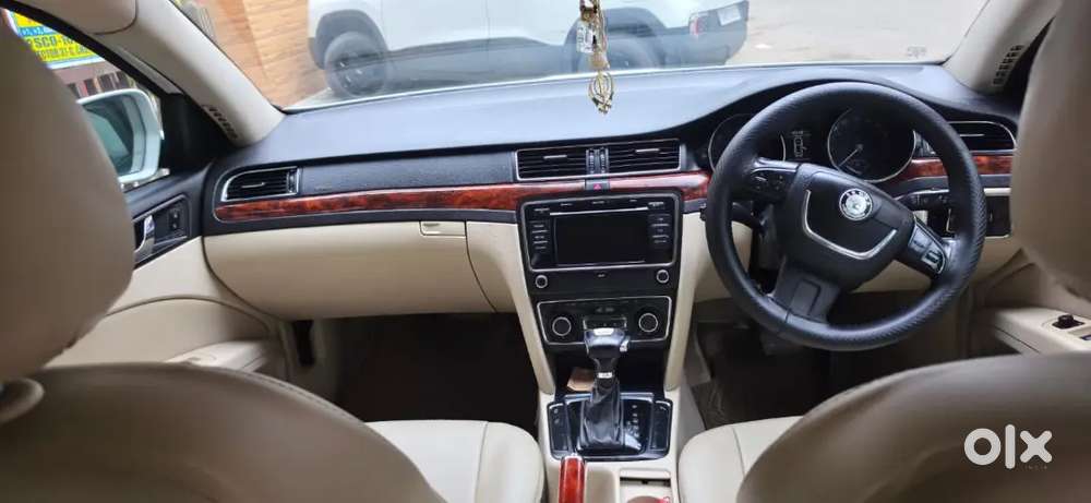 Skoda Superb  2012