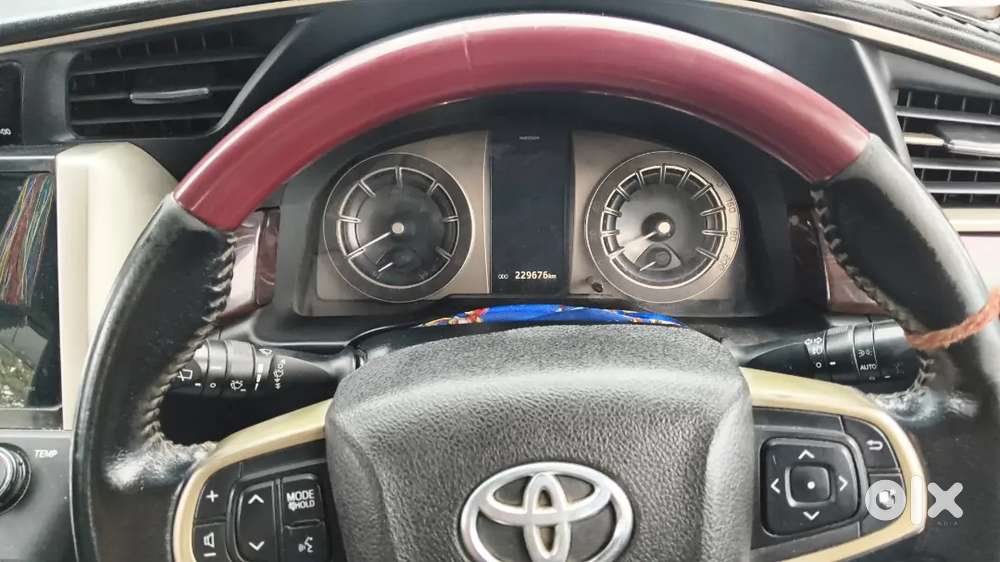 Toyota Innova Crysta 2.4 V 2016 Diesel