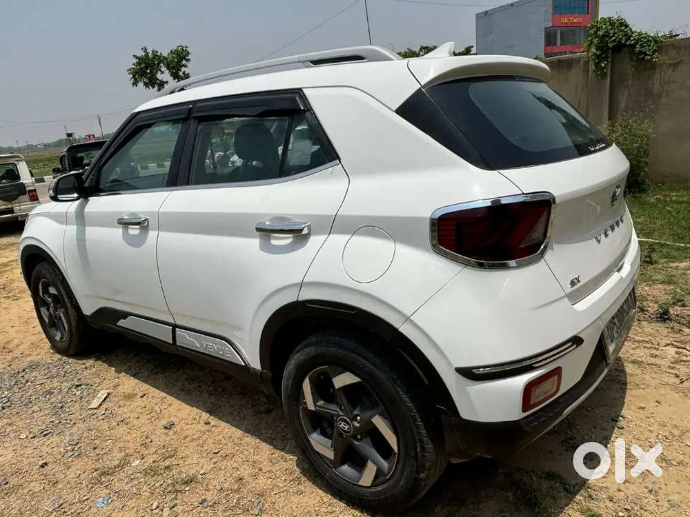 Hyundai Venue 2020 Diese Sunroof Top Module  89000 Km Driven