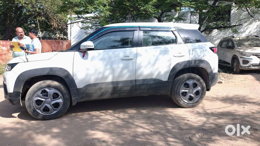 Maruti Suzuki Brezza 1.5 Vxi Smart Hybrid, 2024, Petrol