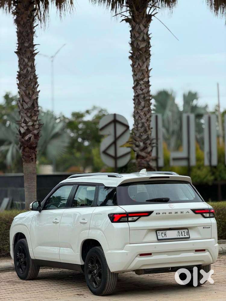 Maruti Suzuki Brezza 1.5 Zxi At Smart Hybrid, 2022, Petrol