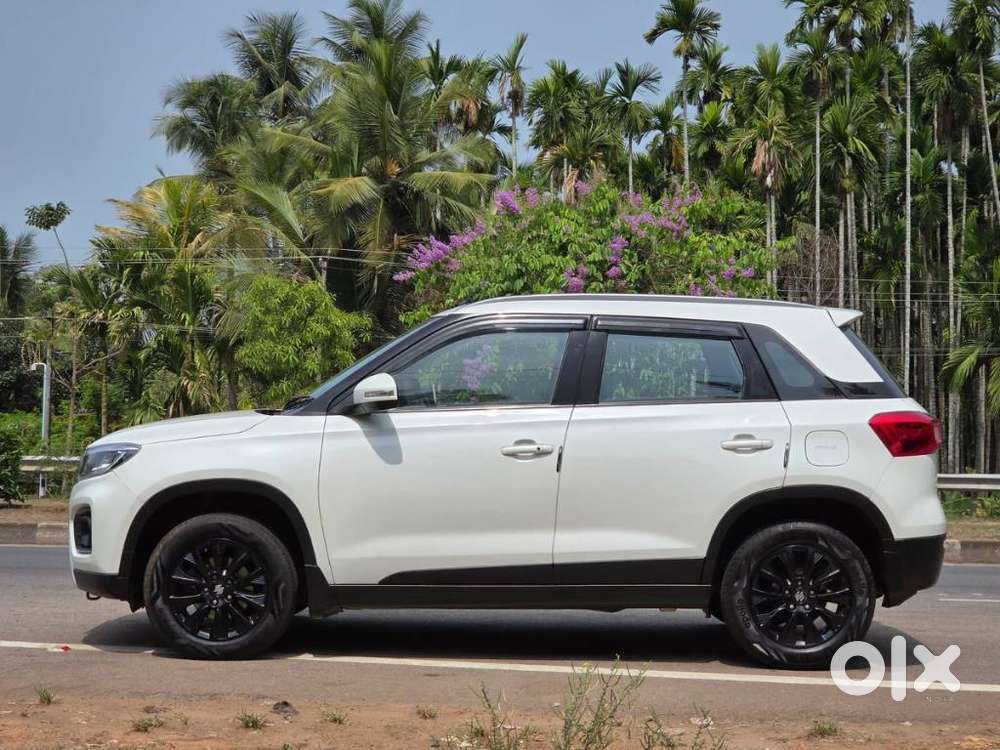 Maruti Suzuki Brezza 1.5 Zxi Smart Hybrid, 2021, Petrol