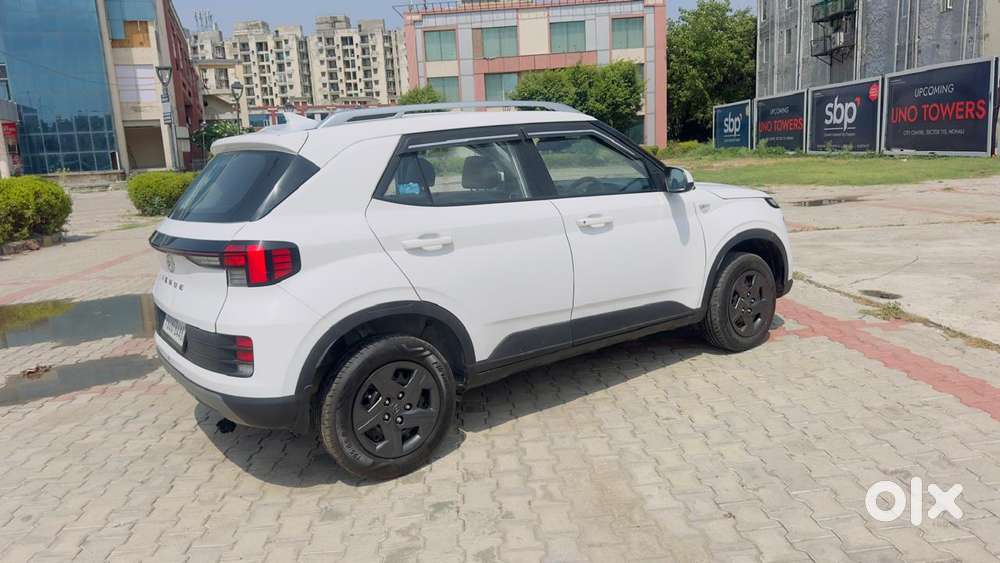Hyundai Venue 1.2 S Plus, 2023, Petrol
