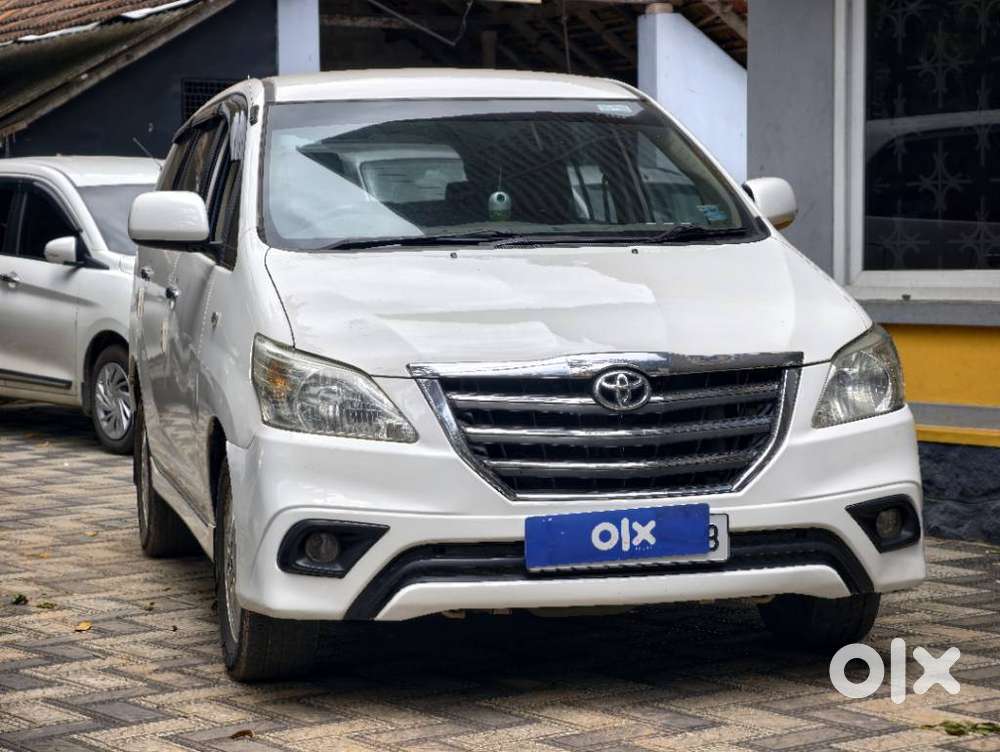 Toyota Innova 2.5 G (diesel) 8 Seater, 2013, Petrol