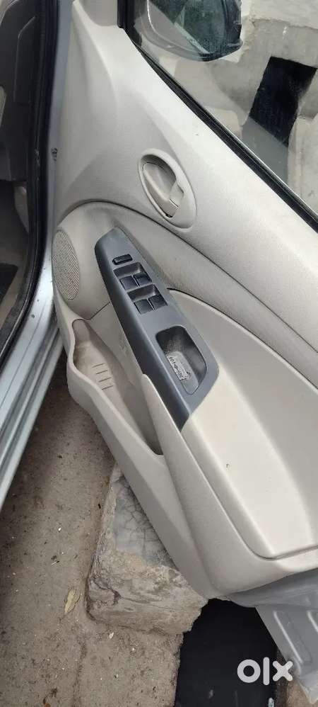 Toyota Etios Liva 2016