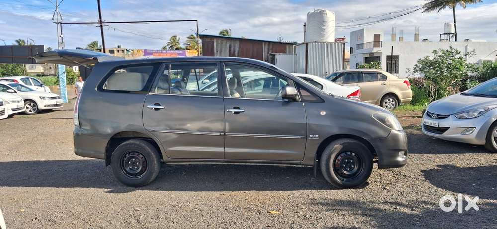 Toyota Innova 2.5 G (diesel) 8 Seater, 2010, Diesel
