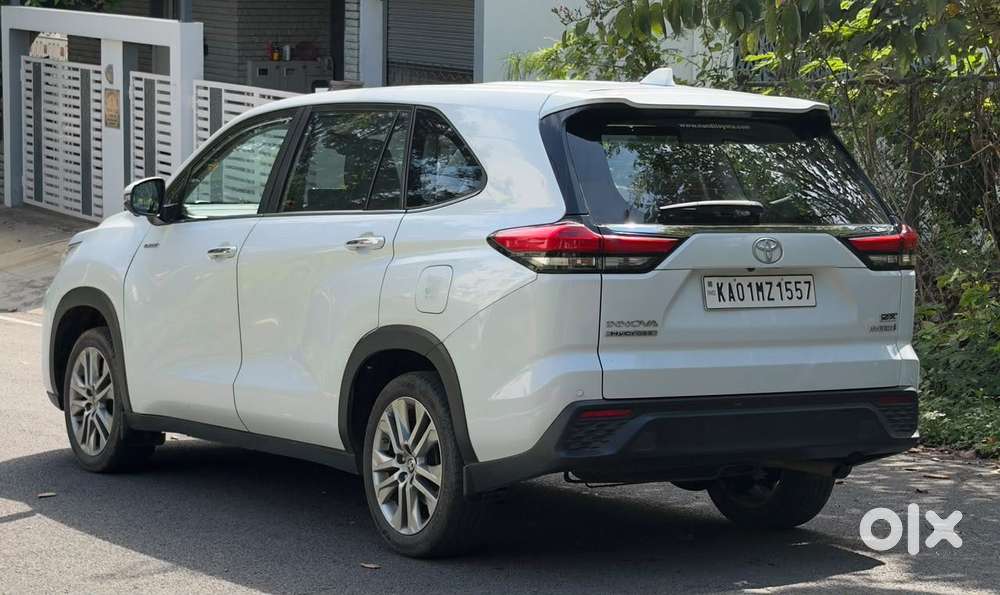 Toyota Innova Hycross 2.0 ZX (O) Hybrid 7 STR, 2023, Petrol
