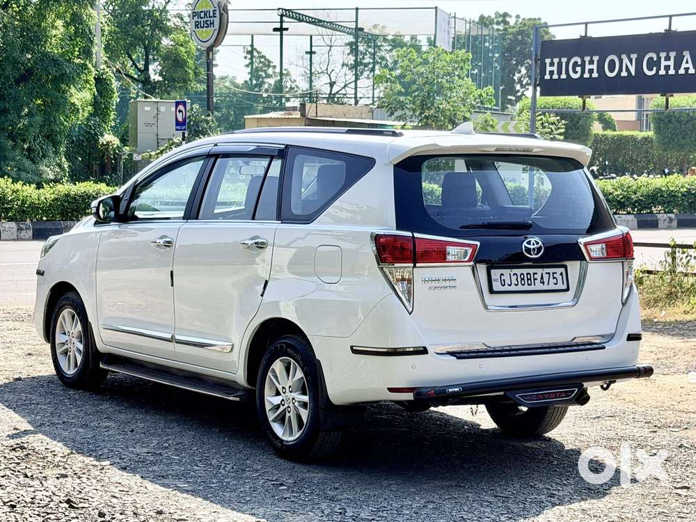 Toyota Innova Crysta [2020-ongoing] 2.4 Gx 7 Str, 2023, Diesel