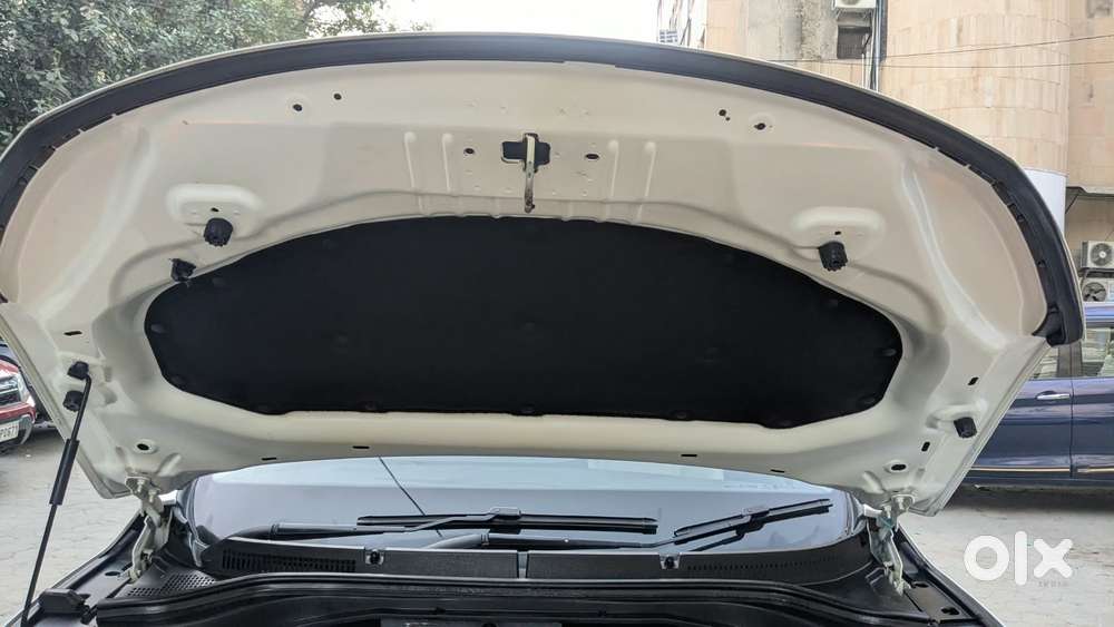 Mahindra Xuv700 2.0 Ax 7 Petrol At Str, 2021, Petrol