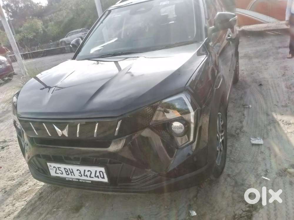 Mahindra Xuv 3xo 2025 Petrol Well Maintained