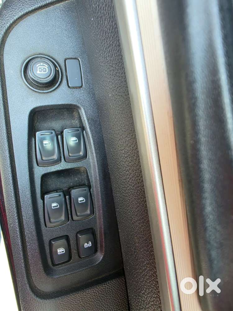 Mahindra Xuv700 2.2 Ax 5 Diesel At Str, 2023, Diesel