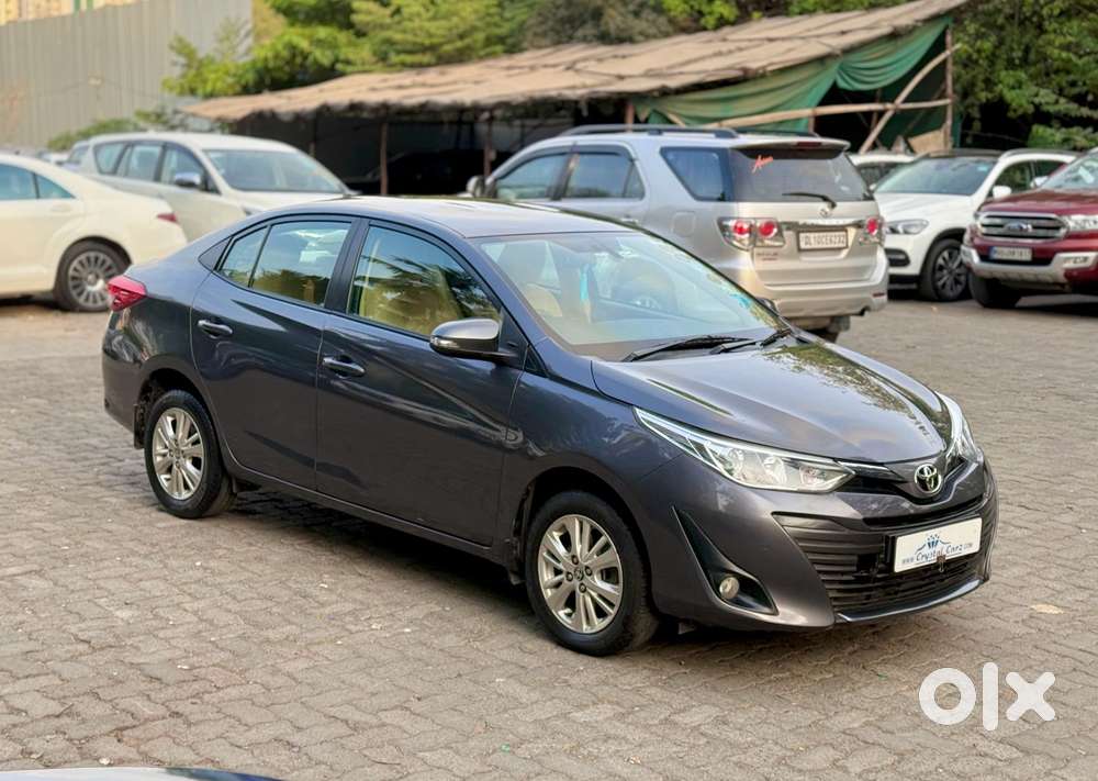 Toyota Yaris V Cvt, 2018, Petrol
