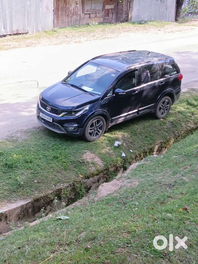 Luxury 7 Seater Suv, Featuristic,