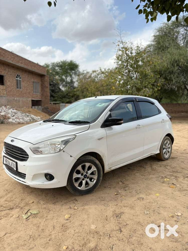 Ford Petrol Car 2016