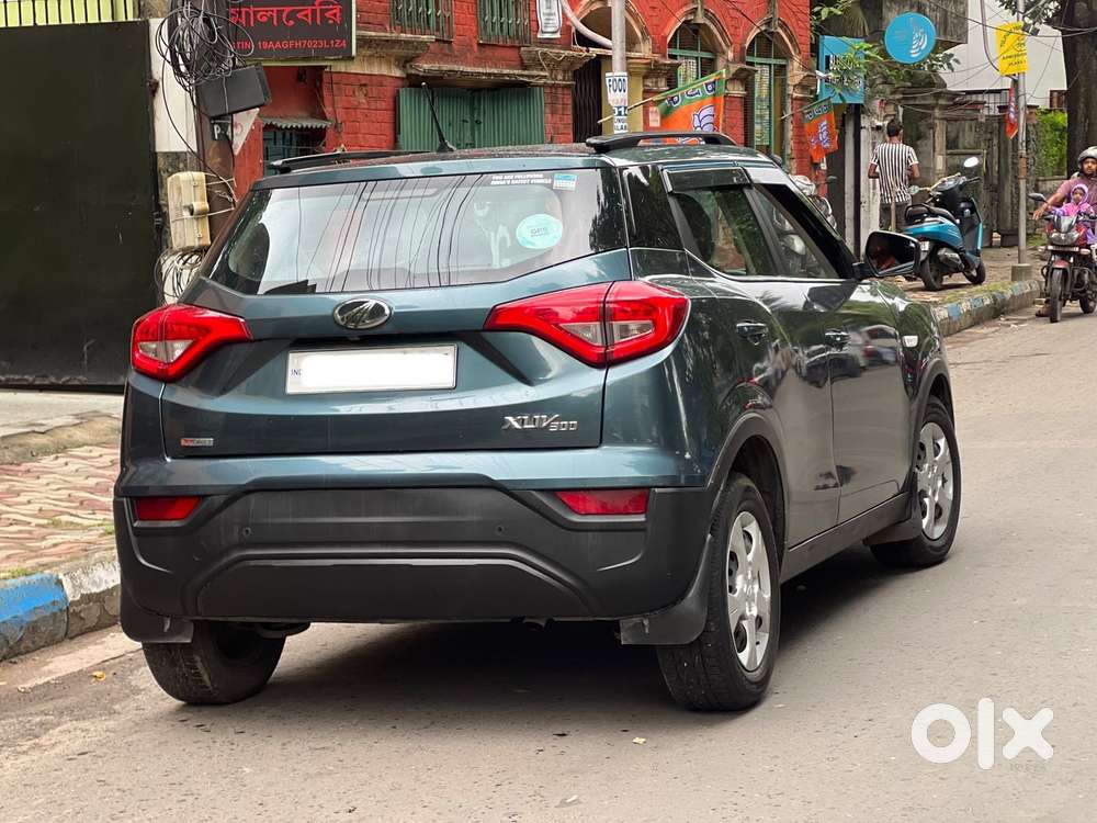 Mahindra Xuv300 1.2 W6 Amt Petrol, 2023, Petrol