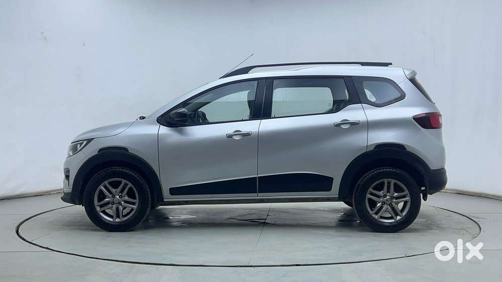 Renault Triber Rxz, 2023, Petrol