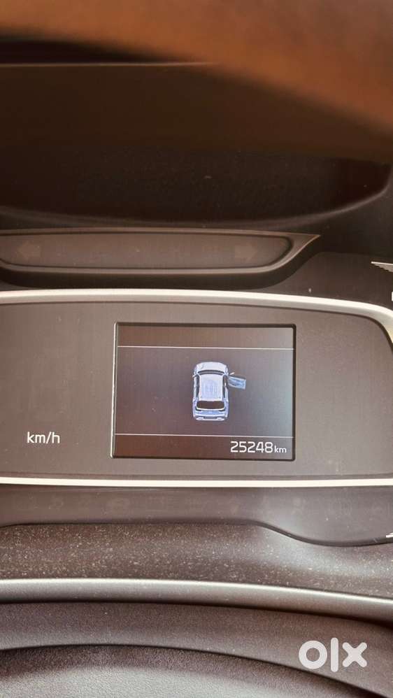 Kia Sonet 2023 Petrol 26000 Km Driven