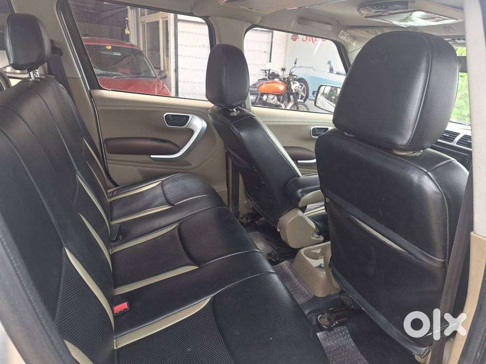 Mahindra Tuv 300 T8, 2017, Diesel