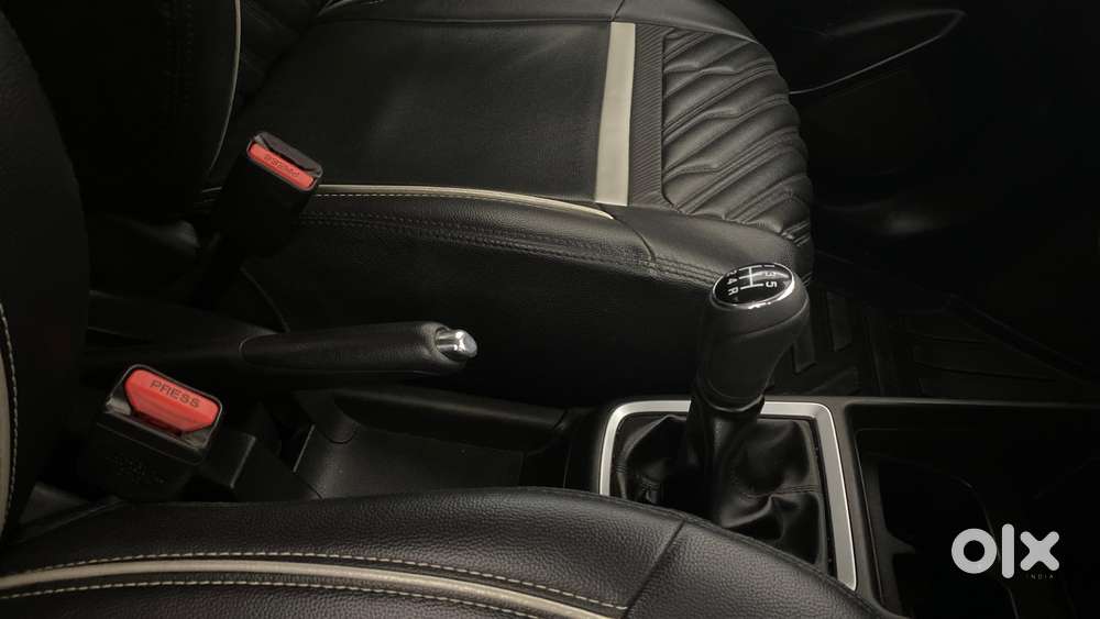 Maruti Suzuki Swift 2018 Zxi, 2019, Petrol