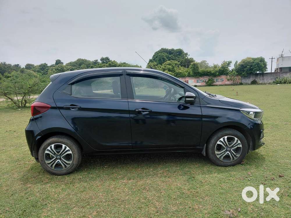 Tata Tiago 1.2 Revotron Xza, 2023, Petrol