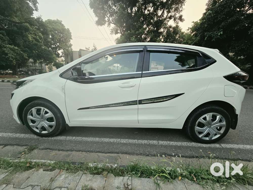 Tata Altroz Xm Plus Petrol, 2025, Petrol