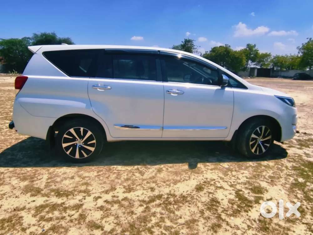 Toyota Innova Crysta [2020-ongoing] 2.4 Zx 7 Str, 2025, Diesel