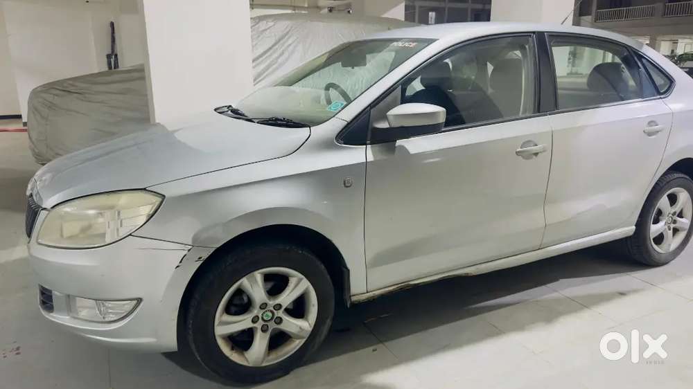 Skoda Rapid 2011 Petrol 65000 Km Driven