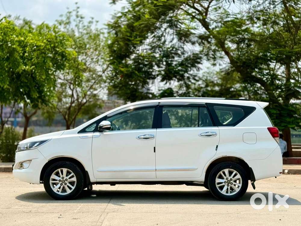 Toyota Innova Crysta 2.4 Vx Mt 8s, 2017, Diesel