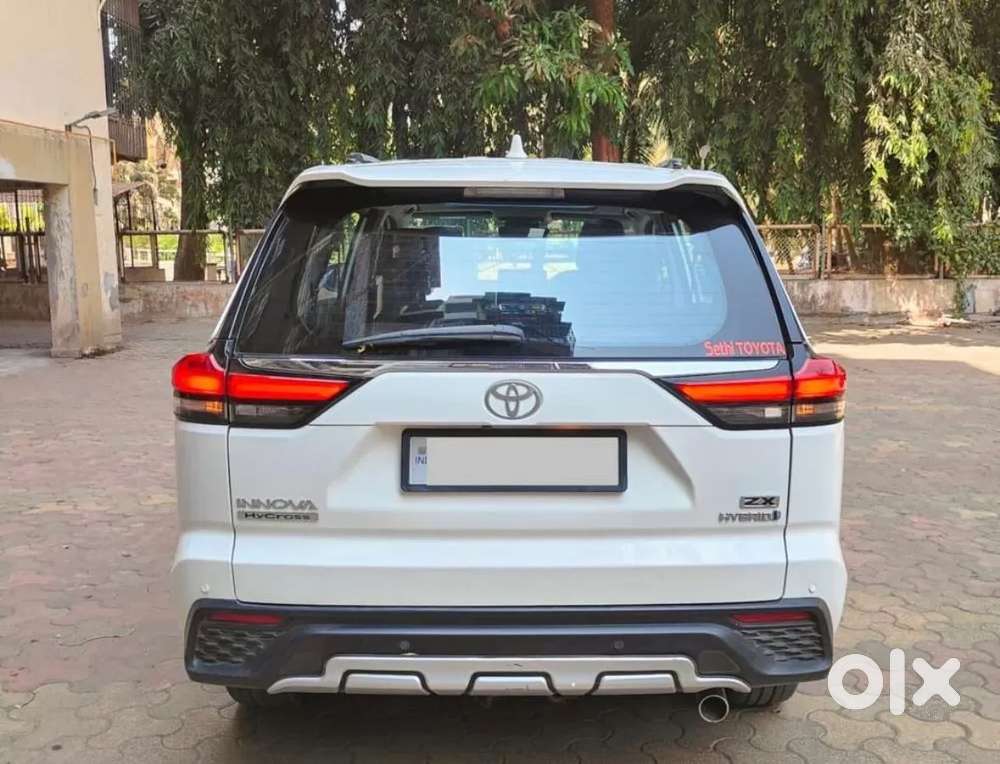 Toyota Innova Hycross 2.0 Zx (o) Hybrid 7 Str, 2023, Petrol