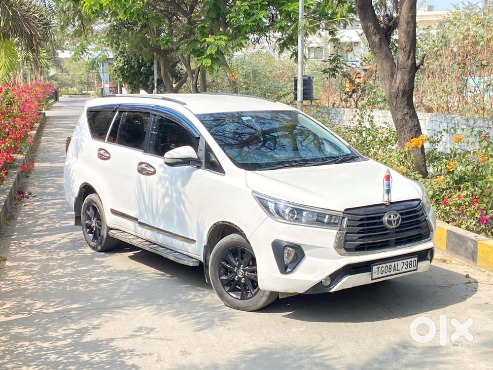 Toyota Innova Crysta 2.4 G Mt 7 Str, 2017, Diesel