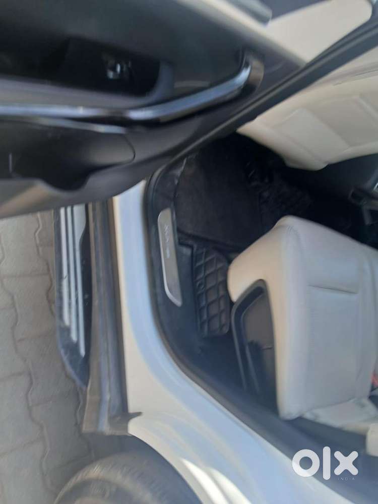 Mahindra Xuv700 2024 Diesel 20900 Km Driven