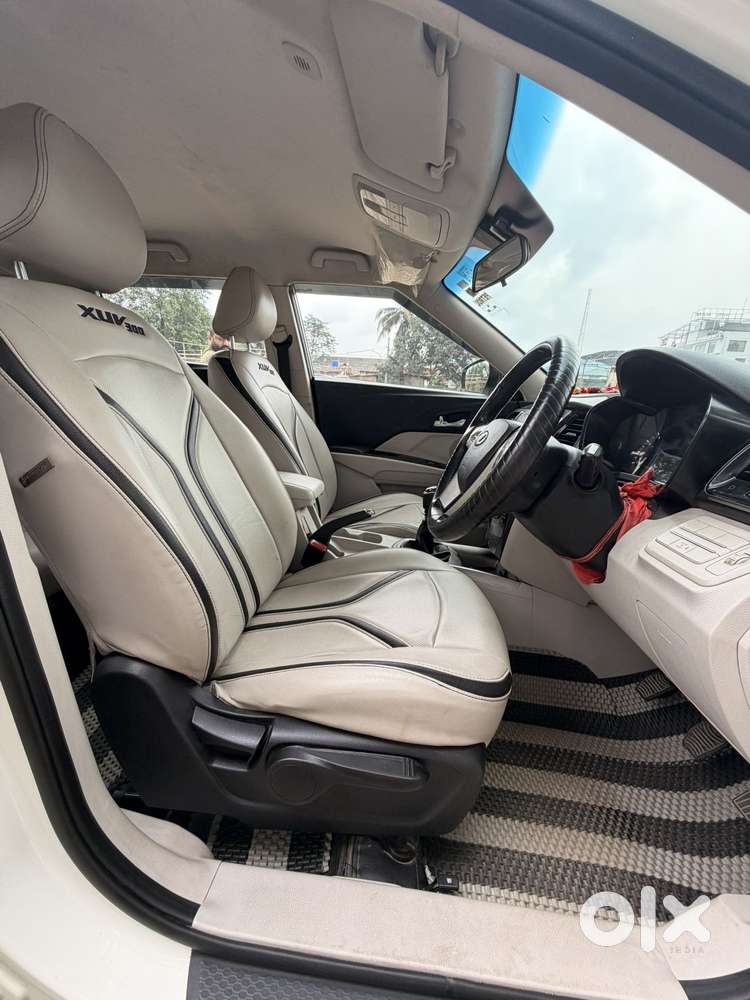 Mahindra Xuv300 W8, 2022, Petrol