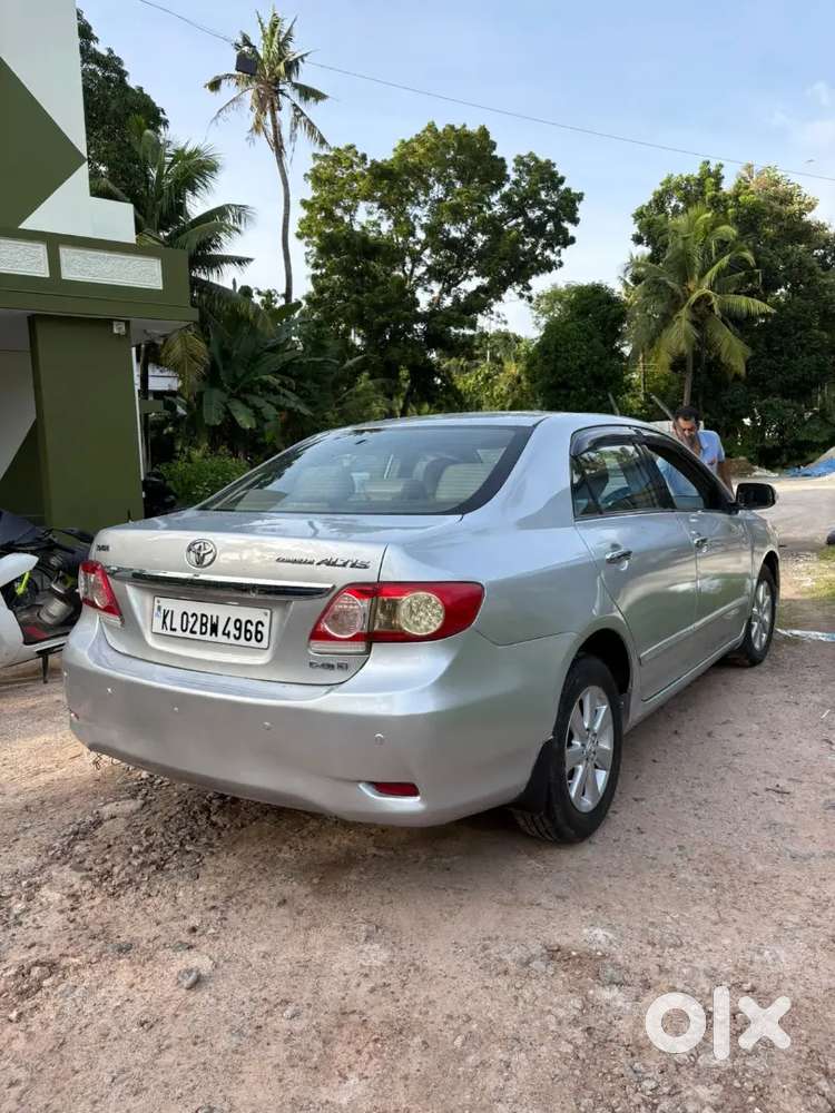 Toyota Corolla Altis 2013