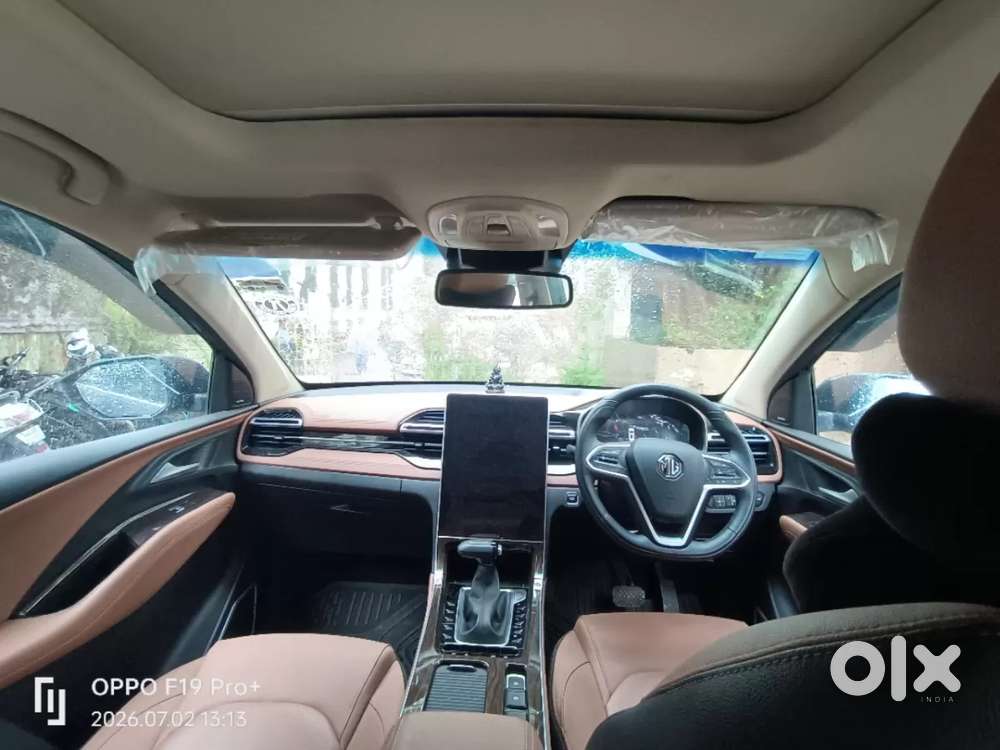 Mg Hector Plus Savvy Pro 1.5 Turbo Petrol Cvt 7 Str, 2025, Petrol