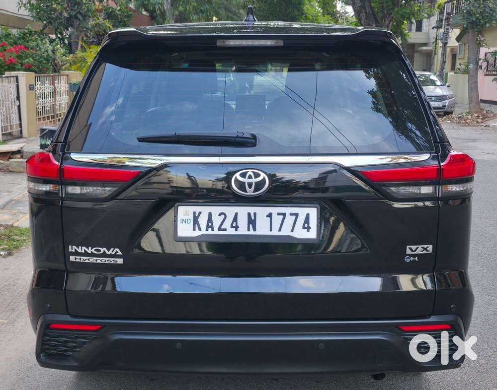 Toyota Innova Hycross 2.0 Vx (o) Hybrid 7 Str, 2025, Petrol