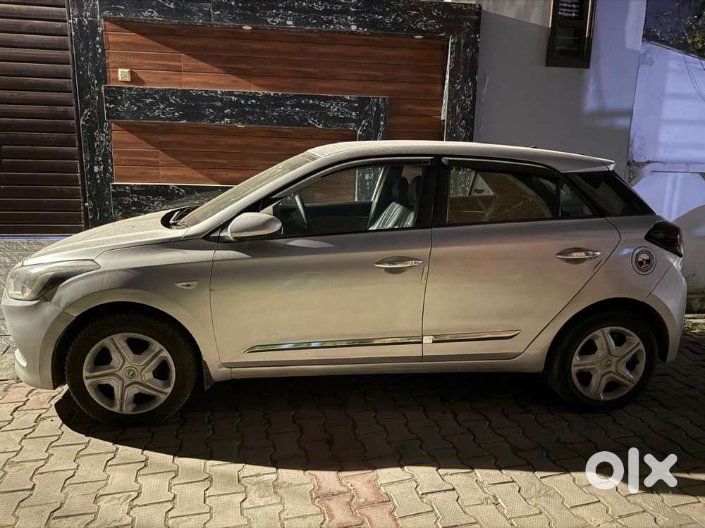Model: Hyundai I20 Sportz 	•	Condition: Excellent, Daily Use Me Hai