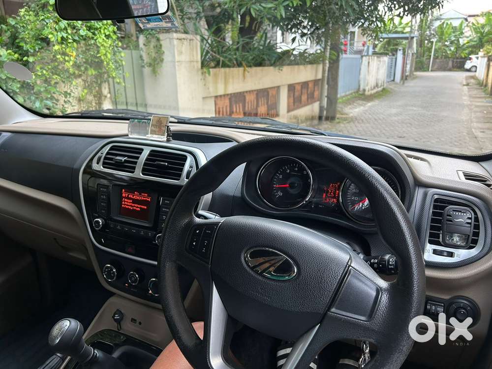 Mahindra Tuv 300 T8 Diesel 2017