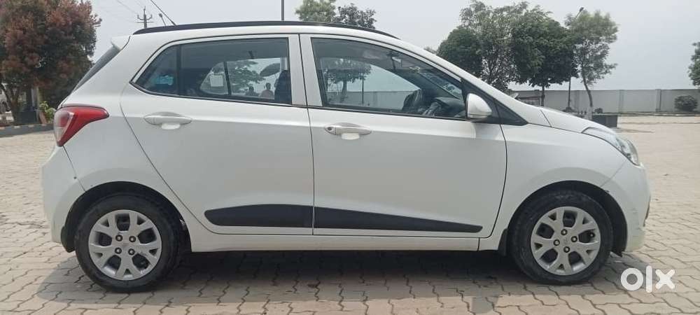 Hyundai Grand I10 Sportz, 2016, Petrol